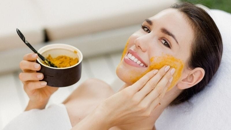 Mặt nạ tinh bột nghệ: 5+ Cách làm mặt nạ bột nghệ trị mụn